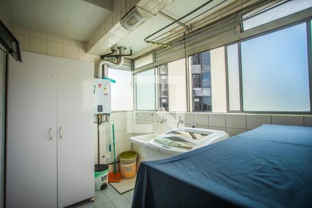 Apartamento à venda com 76m², 3 quartos e 1 vagaÁrea de Serviço