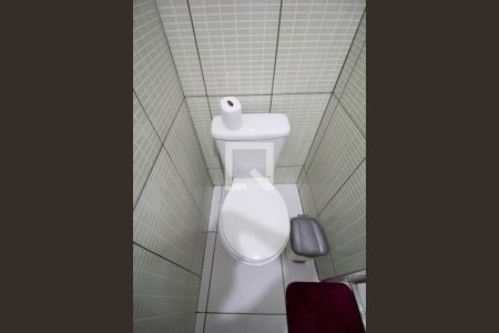 Casa de condomínio à venda com 70m², 2 quartos e 1 vaga Casa de condomínio à venda com 70m², 2 quartos e 1 vagaBanheiro