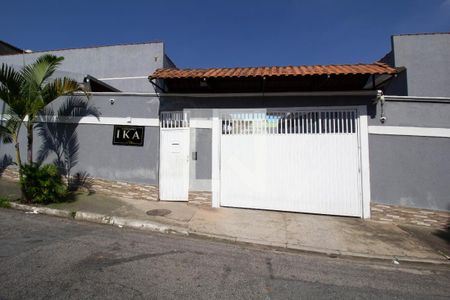 Casa de condomínio à venda com 70m², 2 quartos e 1 vaga Casa de condomínio à venda com 70m², 2 quartos e 1 vagaFachada