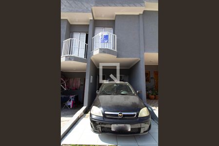 Casa de condomínio à venda com 70m², 2 quartos e 1 vaga Casa de condomínio à venda com 70m², 2 quartos e 1 vagaFachada