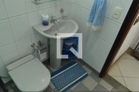 Casa à venda com 454m², 5 quartos e 2 vagasBanheiro de serviço