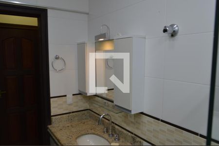 Casa à venda com 454m², 5 quartos e 2 vagasBanheiro da Suíte