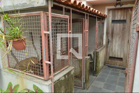 Casa à venda com 454m², 5 quartos e 2 vagasCanil