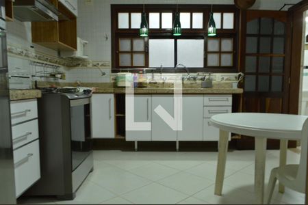 Casa à venda com 454m², 5 quartos e 2 vagasCozinha