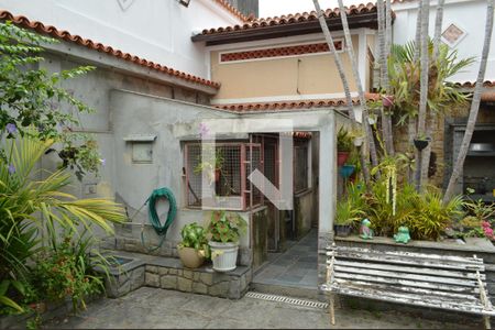 Casa à venda com 454m², 5 quartos e 2 vagasCanil