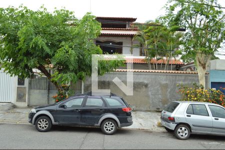 Casa à venda com 454m², 5 quartos e 2 vagasFachada 