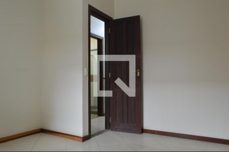 Casa à venda com 454m², 5 quartos e 2 vagasQuarto 2