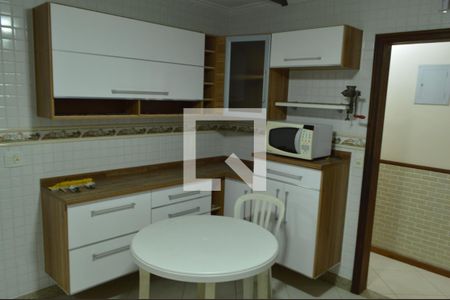 Casa à venda com 454m², 5 quartos e 2 vagasCozinha