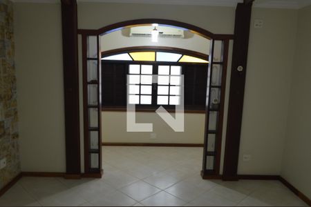 Suíte de casa à venda com 5 quartos, 454m² em Curicica, Rio de Janeiro