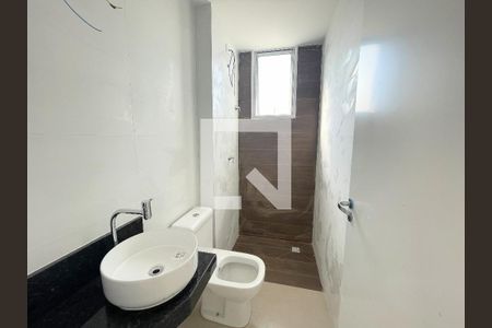 Banheiro de apartamento à venda com 2 quartos, 52m² em Santa Rosa, Belo Horizonte