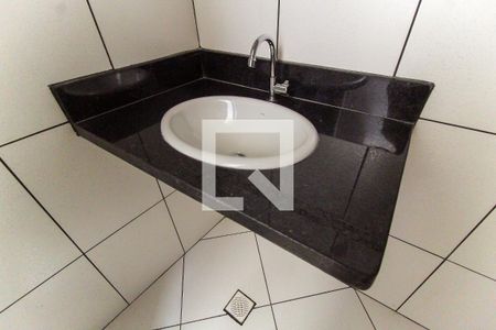 Banheiro de Serviço de casa para alugar com 3 quartos, 164m² em Vila Carolina, São Paulo