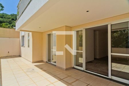 Apartamento à venda com 161m², 4 quartos e 2 vagasVaranda