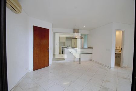 Sala  de apartamento para alugar com 3 quartos, 78m² em Vila Suzana, São Paulo