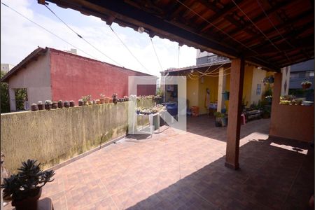 Casa à venda com 120m², 3 quartos e 3 vagas Casa à venda com 120m², 3 quartos e 3 vagasÁrea de Lazer - Churrasqueira