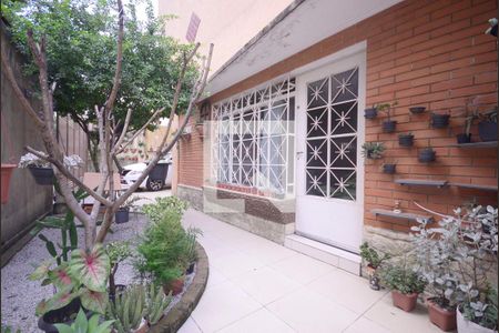 Casa à venda com 120m², 3 quartos e 3 vagas Casa à venda com 120m², 3 quartos e 3 vagasEntrada