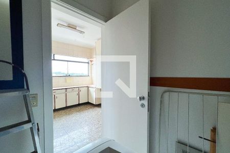 Apartamento para alugar com 260m², 3 quartos e 4 vagasQuarto de Serviço 2