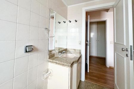 Apartamento para alugar com 260m², 3 quartos e 4 vagasBanheiro da Suíte 2