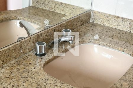 Apartamento para alugar com 260m², 3 quartos e 4 vagasBanheiro da Suíte 2