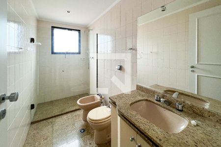 Apartamento para alugar com 260m², 3 quartos e 4 vagasBanheiro da Suíte 2