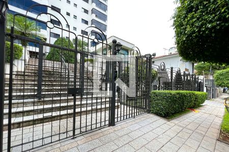 Apartamento para alugar com 260m², 3 quartos e 4 vagasFachada