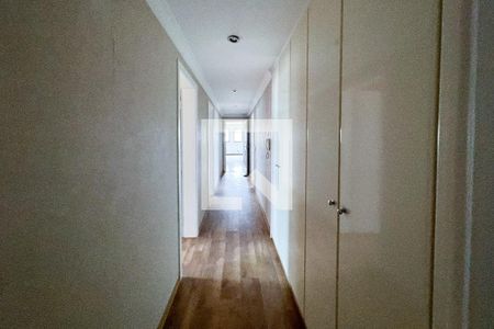 Apartamento para alugar com 260m², 3 quartos e 4 vagasCorredor