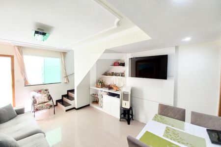 Sala de casa de condomínio à venda com 2 quartos, 111m² em Mantiqueira, Belo Horizonte