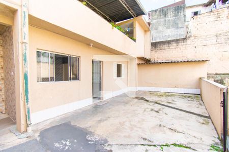 Casa à venda com 310m², 2 quartos e 3 vagasCasa 3 - Área de Serviço e Quintal