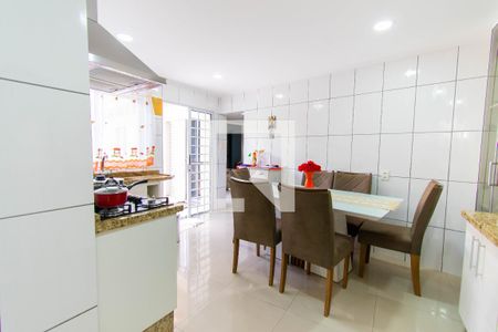 Casa à venda com 310m², 2 quartos e 3 vagasCozinha