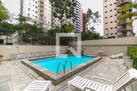 Apartamento à venda com 85m², 3 quartos e 2 vagas Apartamento à venda com 85m², 3 quartos e 2 vagasÁrea comum - Piscina