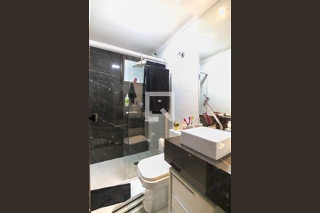 Apartamento à venda com 85m², 3 quartos e 2 vagas Apartamento à venda com 85m², 3 quartos e 2 vagasBanheiro Social