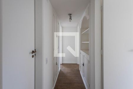 Corredor de apartamento para alugar com 3 quartos, 110m² em Cerqueira César, São Paulo