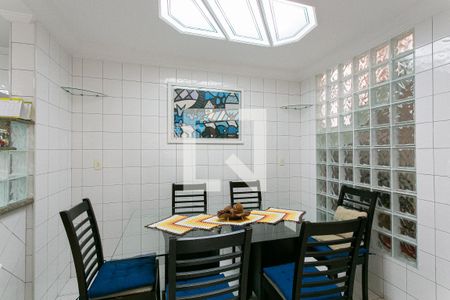 Casa à venda com 211m², 3 quartos e 2 vagasCozinha