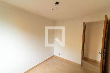 Quarto 2 de apartamento para alugar com 2 quartos, 50m² em Vila Sílvia, São Paulo