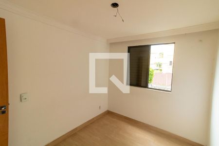 Quarto 2 de apartamento para alugar com 2 quartos, 50m² em Vila Sílvia, São Paulo