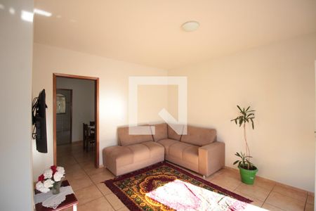 Sala de casa para alugar com 3 quartos, 204m² em Jaqueline, Belo Horizonte