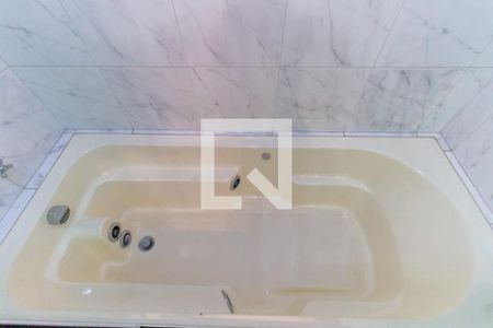 Apartamento à venda com 250m², 3 quartos e 4 vagasBanheiro da Suíte 1