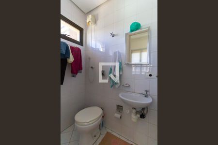 Apartamento à venda com 250m², 3 quartos e 4 vagasBanheiro de serviço 