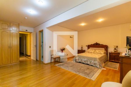 Apartamento à venda com 250m², 3 quartos e 4 vagasSuíte 1