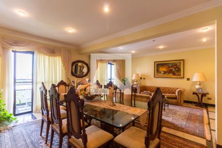 Apartamento à venda com 250m², 3 quartos e 4 vagasSala