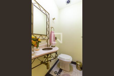 Apartamento à venda com 250m², 3 quartos e 4 vagasLavabo 