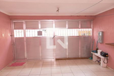 Casa à venda com 127m², 2 quartos e 1 vaga Casa à venda com 127m², 2 quartos e 1 vagaGaragem