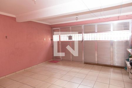 Casa à venda com 127m², 2 quartos e 1 vaga Casa à venda com 127m², 2 quartos e 1 vagaGaragem