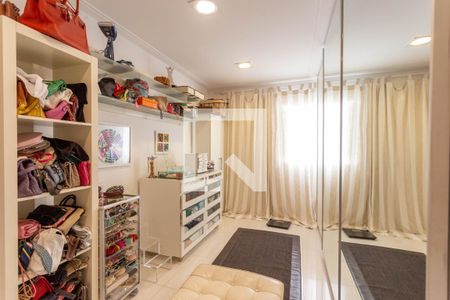 Apartamento à venda com 196m², 4 quartos e 3 vagasCloset da suíte 1