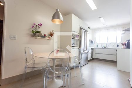 Apartamento à venda com 196m², 4 quartos e 3 vagasCozinha