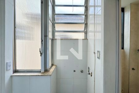 Apartamento para alugar com 86m², 2 quartos e sem vagaBanheiro