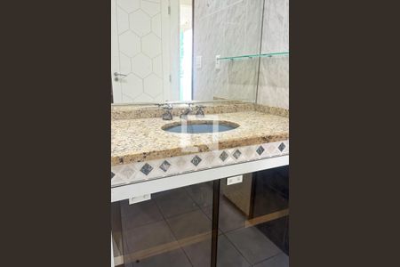 Apartamento para alugar com 86m², 2 quartos e sem vagaBanheiro