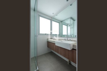 Apartamento para alugar com 80m², 1 quarto e 1 vagaSuíte - Banheiro