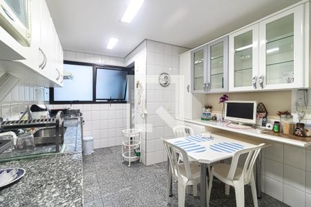 Apartamento à venda com 146m², 3 quartos e 2 vagasCozinha