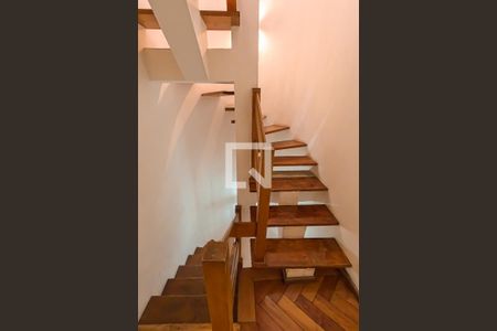 Casa à venda com 179m², 4 quartos e 1 vagaCorredor