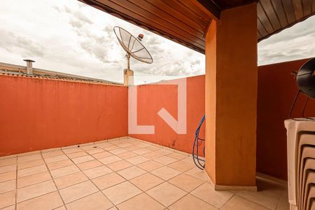 Casa à venda com 179m², 4 quartos e 1 vagaÁrea de Serviço